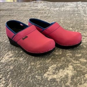 Hot pink Sanita clogs